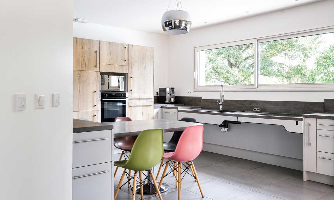 Design of a kitchen accessible to people with disabilities and people with reduced mobility (PRM) by an interior designer in Paris