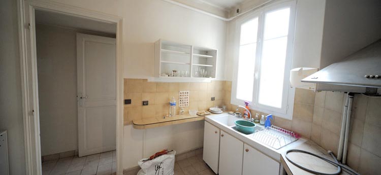 Diagnostic avant achat immobilier d'un appartement à Paris Évaluer l'état d'une cuisine avant l'achat d'un appartement à Paris