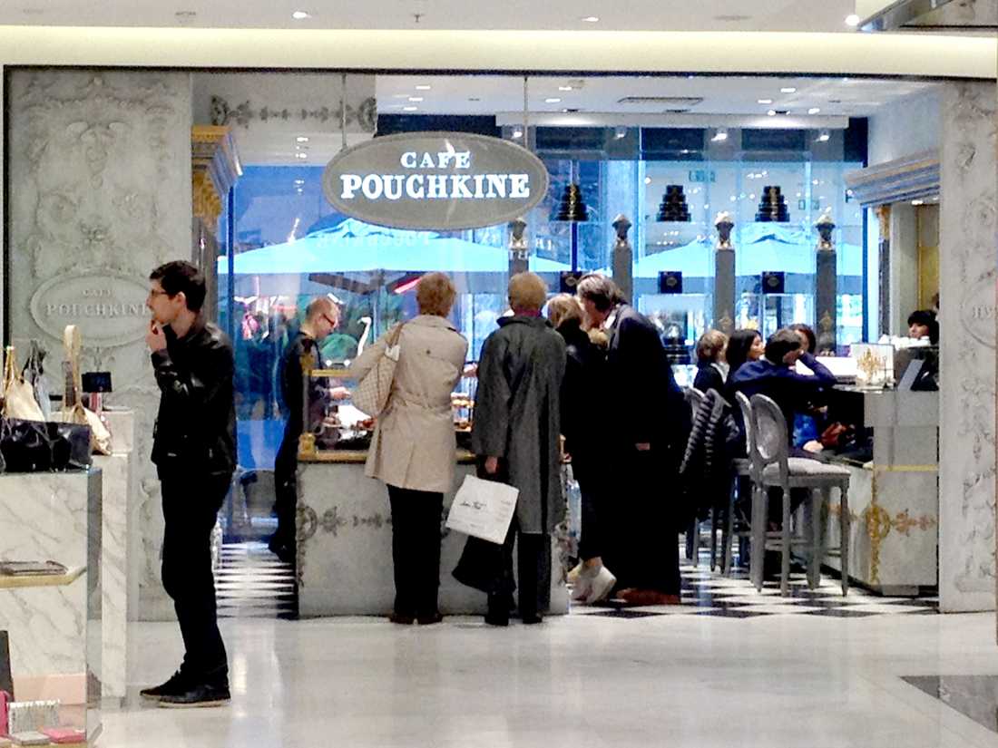 Aménagement d'un café par un architecte spécialiste de l'architecture commerciale à Paris