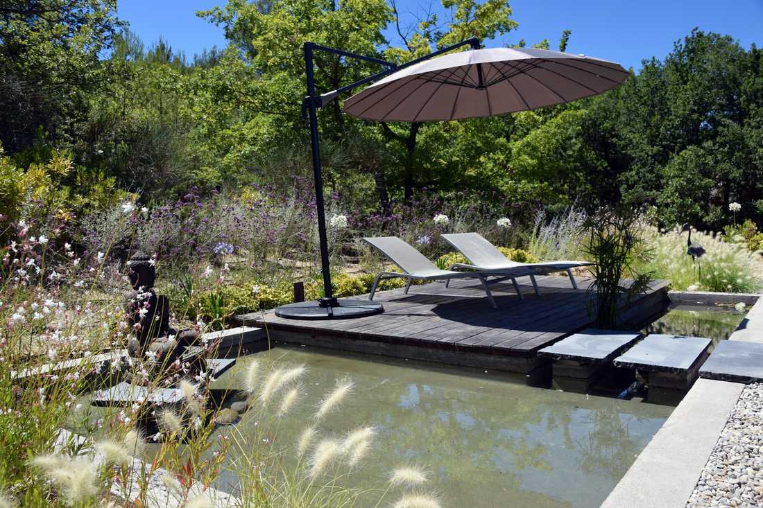 Bassin zen conçu par un jardinier-paysagiste en Ile de France
