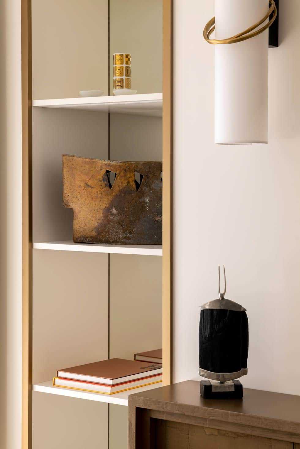 Agencement sur mesure bois et laiton