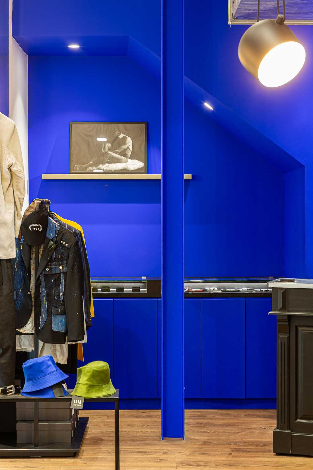 Décoration interieure d'une boutique de prêt-à-porter