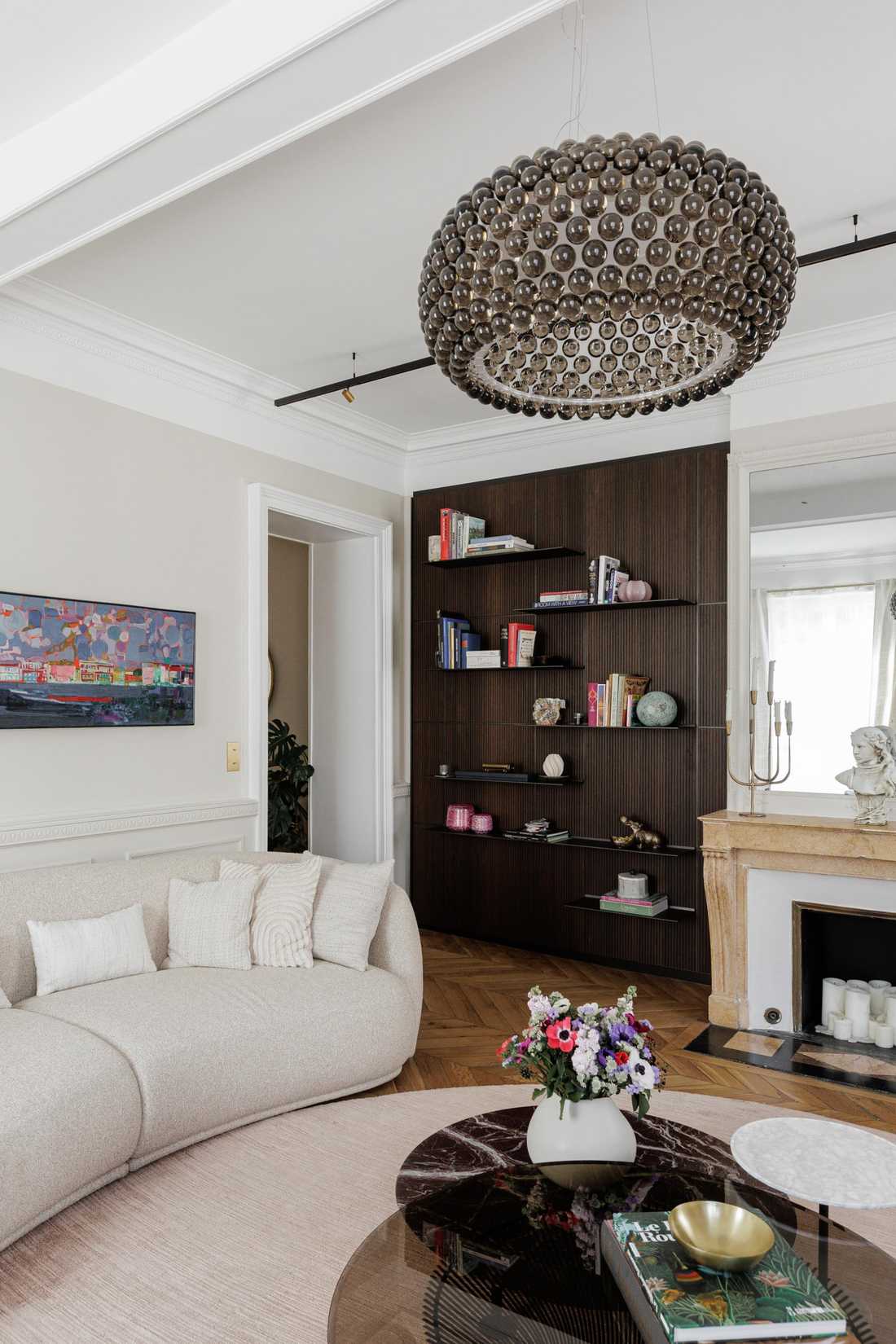 Décoration éclectique dans un appartement haussmannien