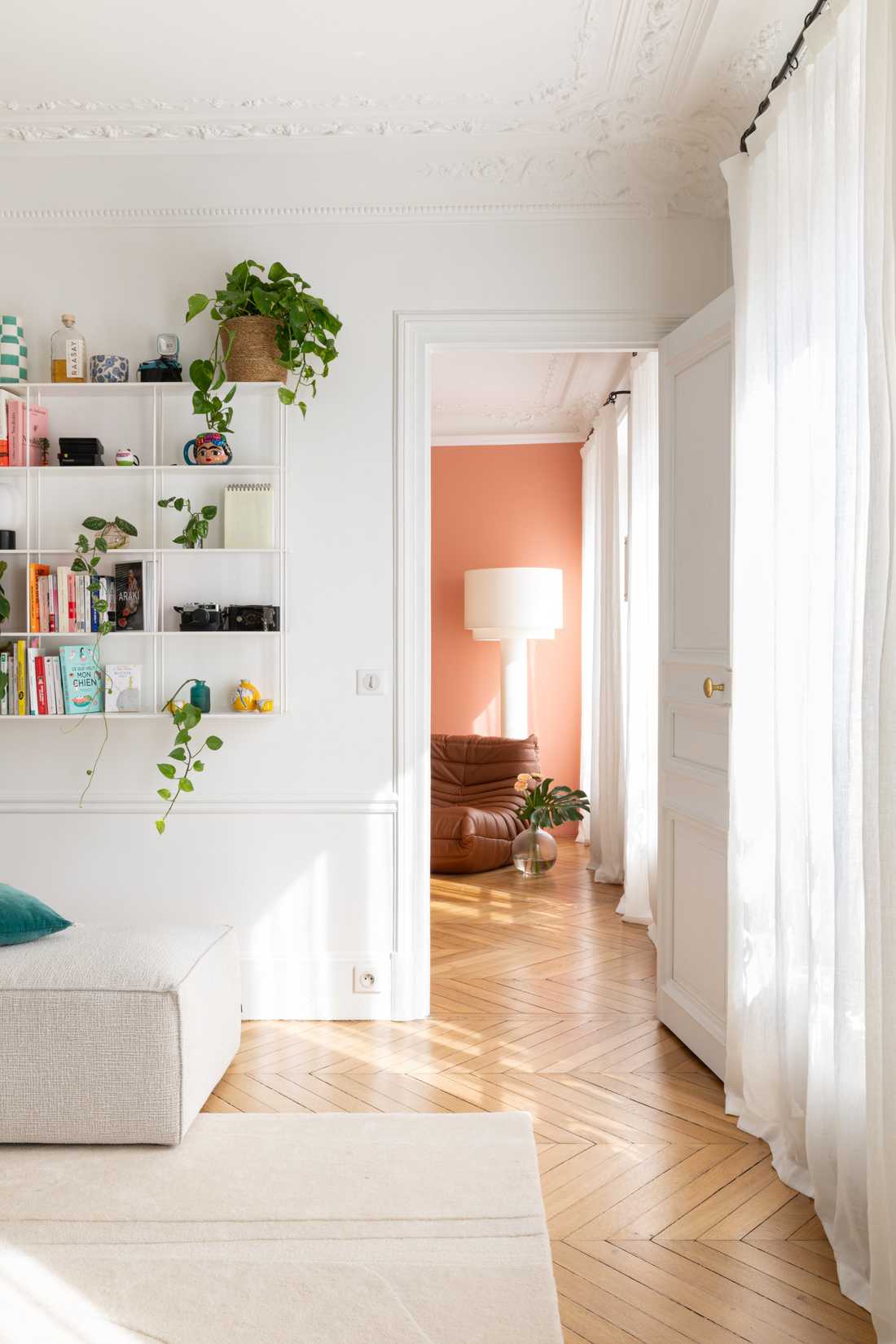 Chambre d'amis- dans un appartement haussmannien