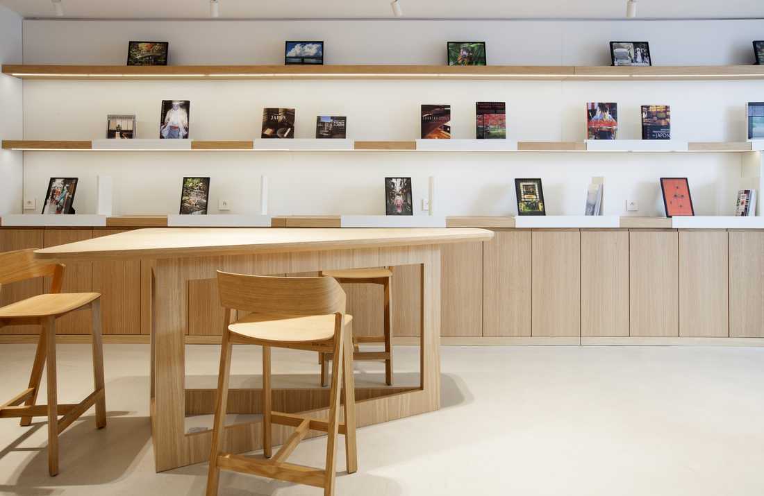 Interior design of a travel agency in Île-de-France