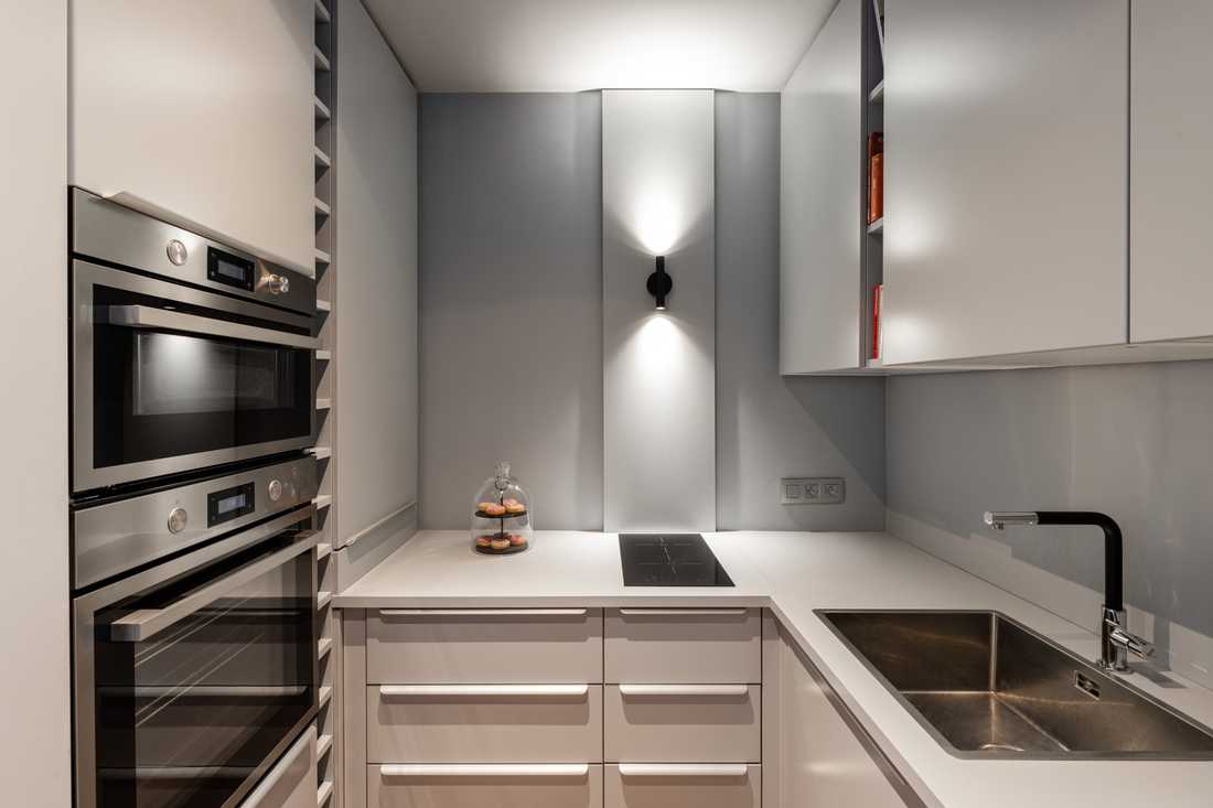 Cuisine aménage par un architecte dans un duplex à Paris