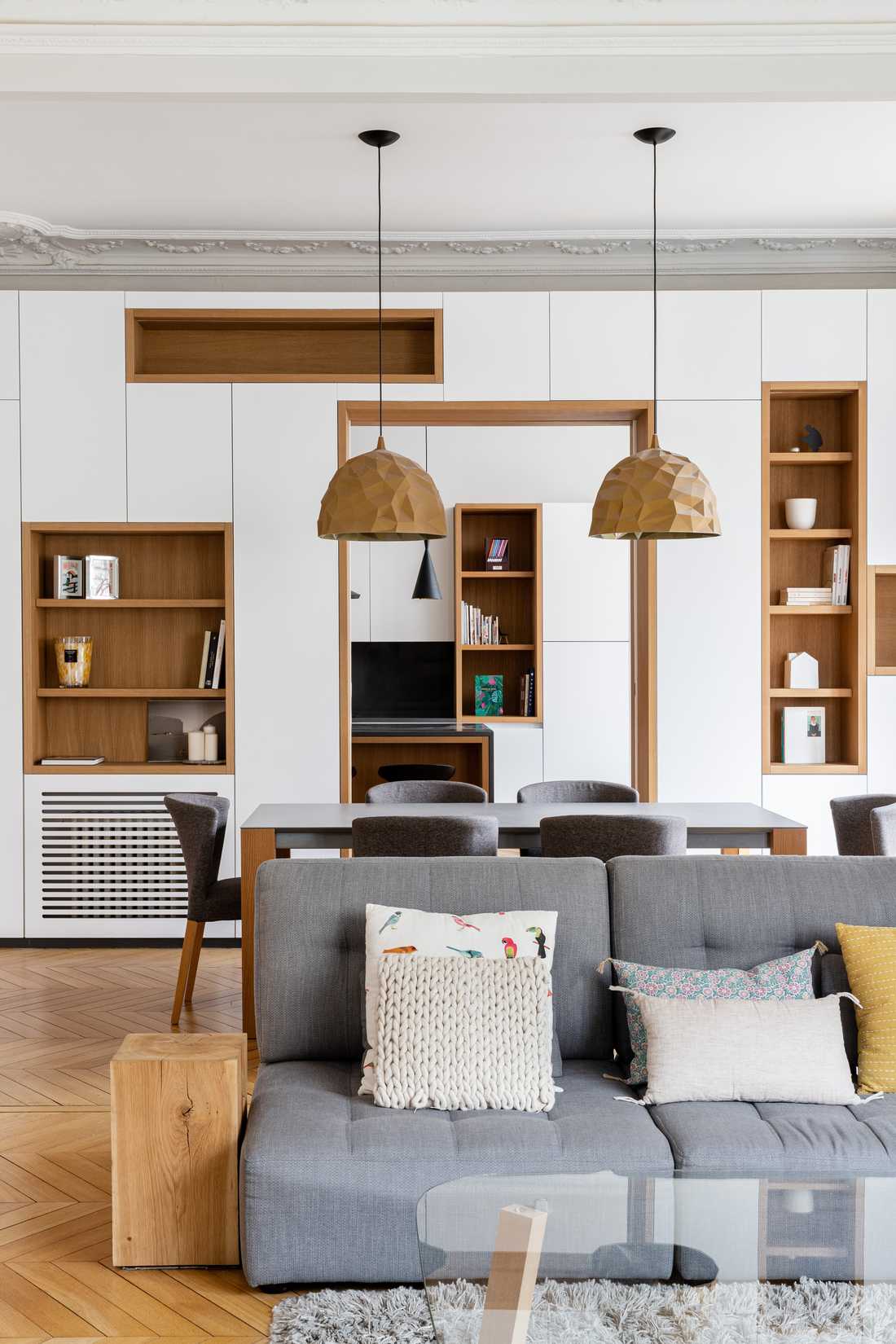 Modernization of a Haussmannian apartment by an interior designer in Paris