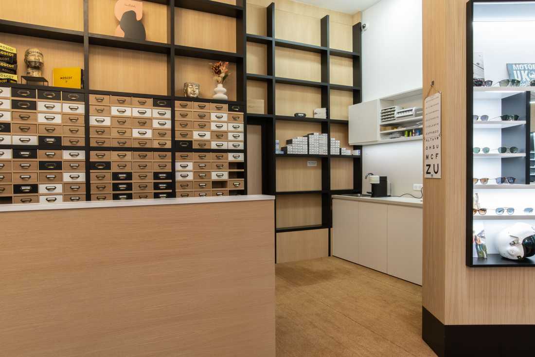 Retail design d'un opticien imaginé par un architecte