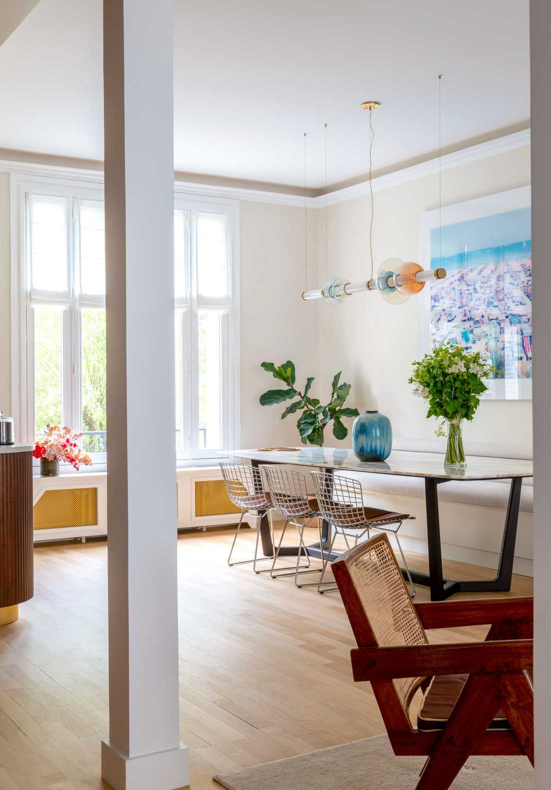 Salle à manger d'une maison à Paris rénovée par un décorateur d'intérieur