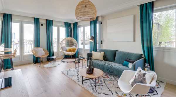 Avant - aprés de la rénovation complète d'un appartement des années 60 par un architecte d'intérieur à Paris