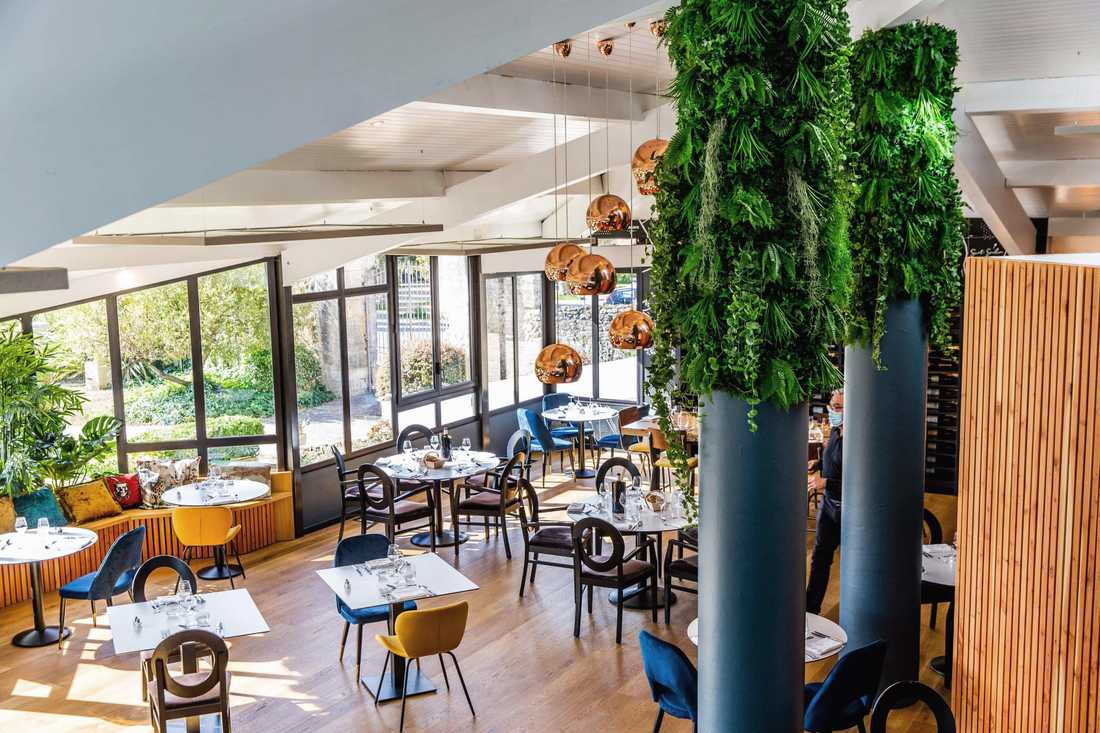 Salle de restauration rénovée par un architecte d'intérieur