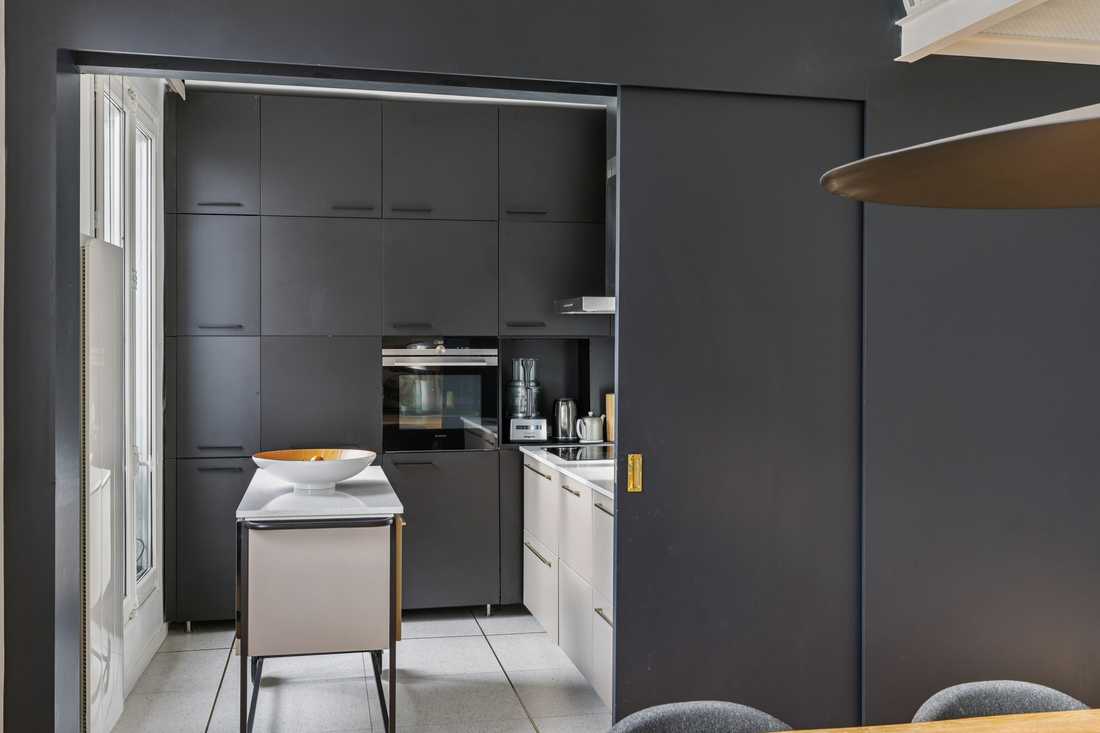 Cuisine d'un duplex après travaux de rénovation par un architecte d'intérieur