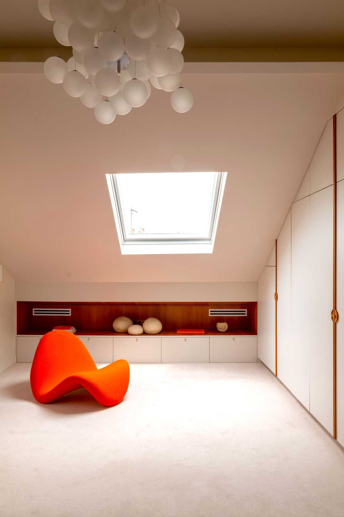 Étage de l'hôtel particulier rénové par un architecte d'intérieur à Boulogne