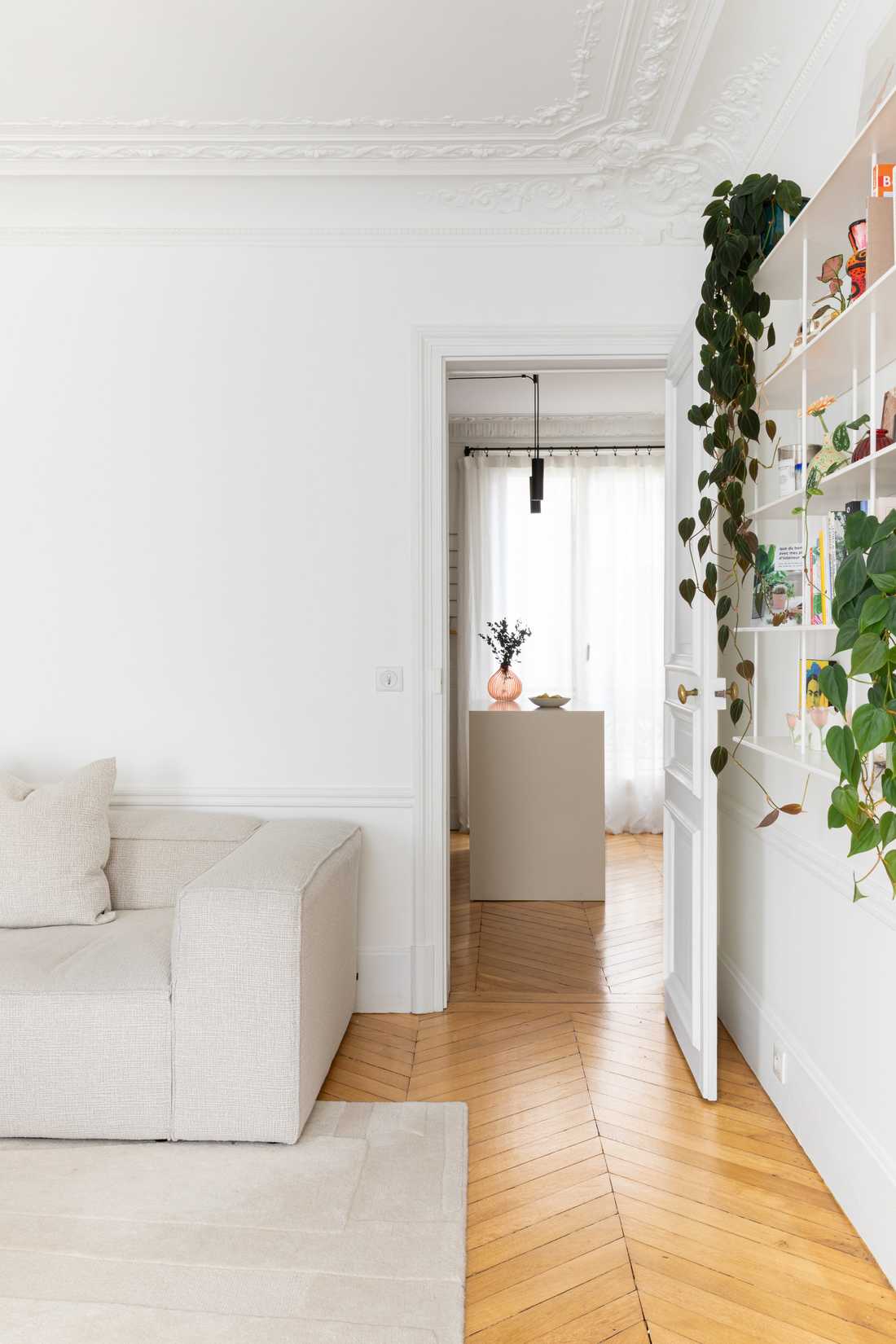 Circulation entre le salon et la cuisine