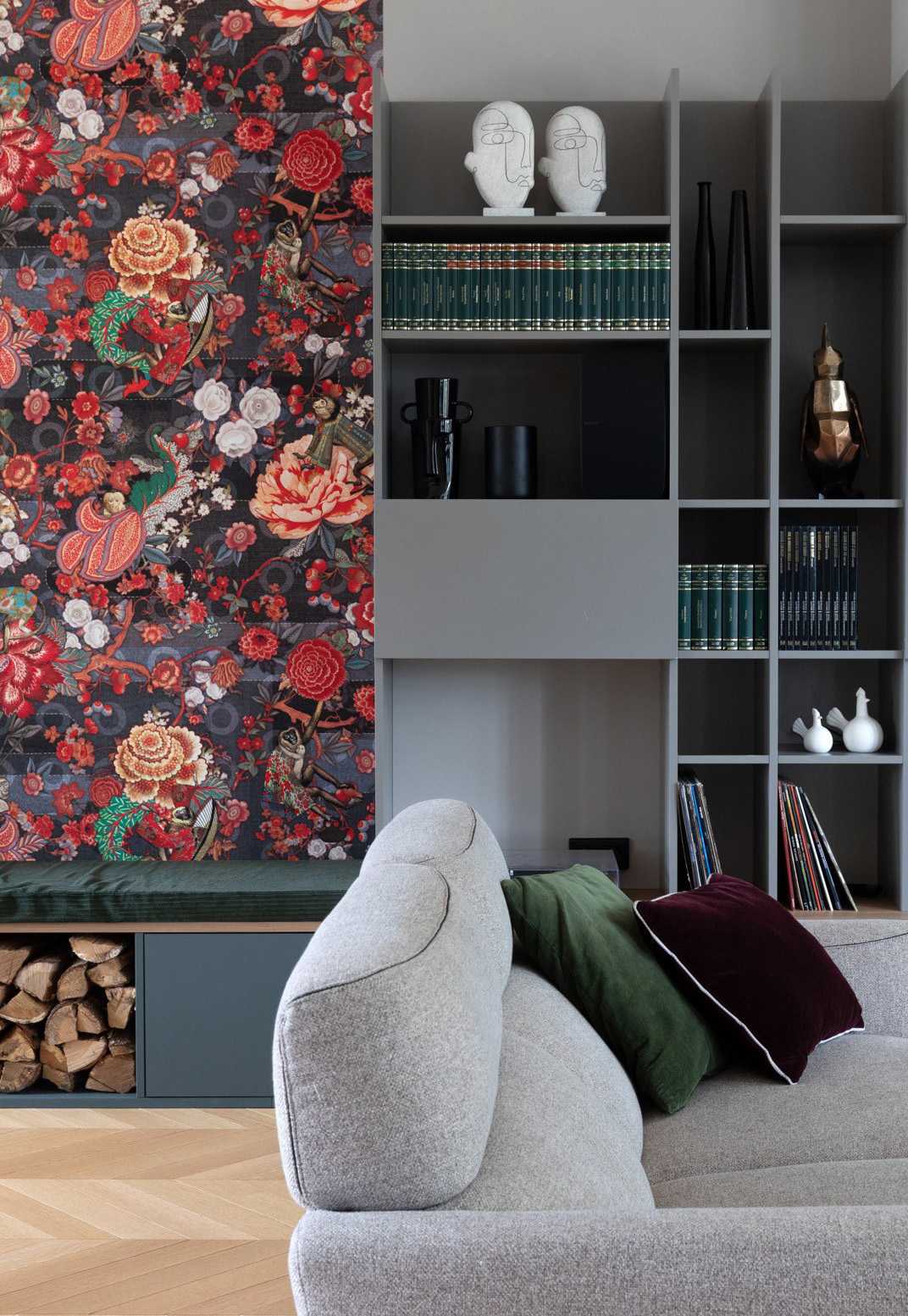 Meuble sur mesure avec rangements dans un salon