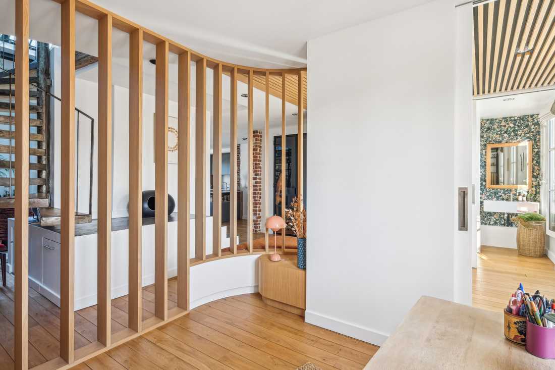 Menuiserie en claustra et lattis en bois