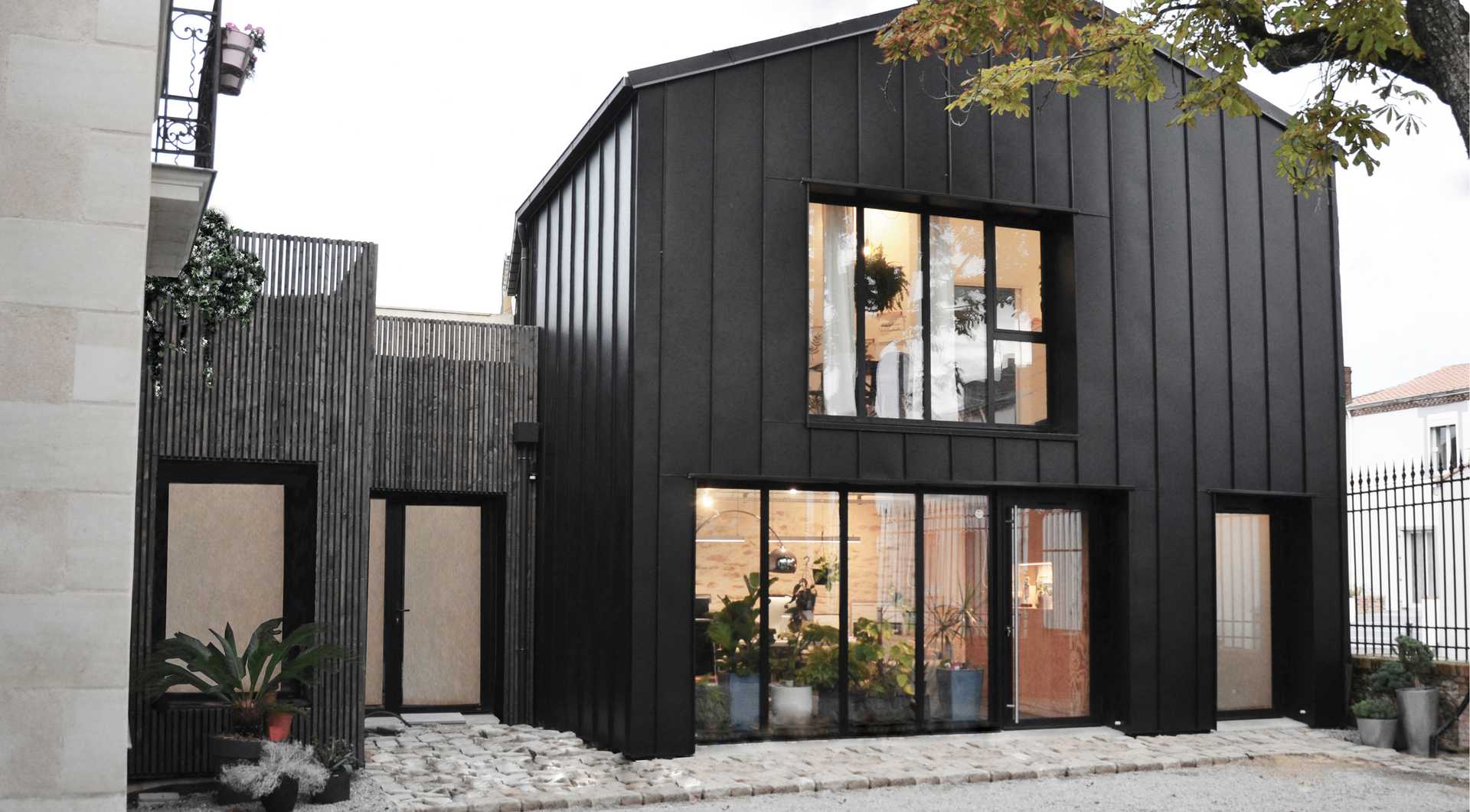 Extension contemporaine d'une maison de ville réalisée par un architecte à Paris