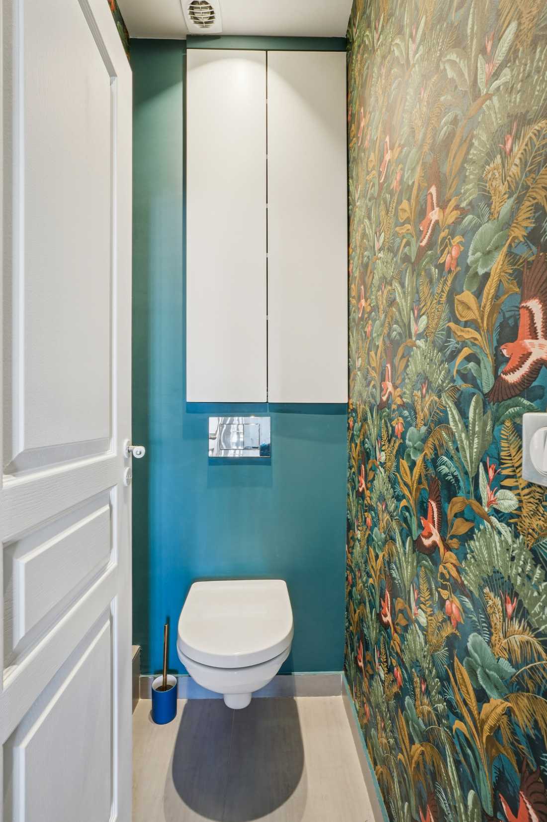 WV avec papier peint panoramique aménagé par un architecte d'intérieur