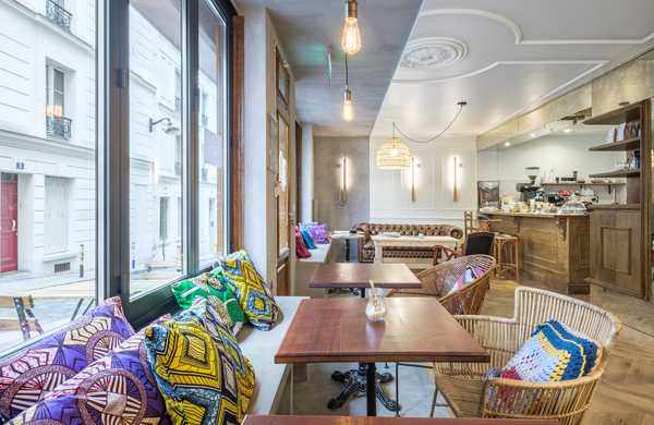 Aménagement d'un café de style haussmannien à Paris