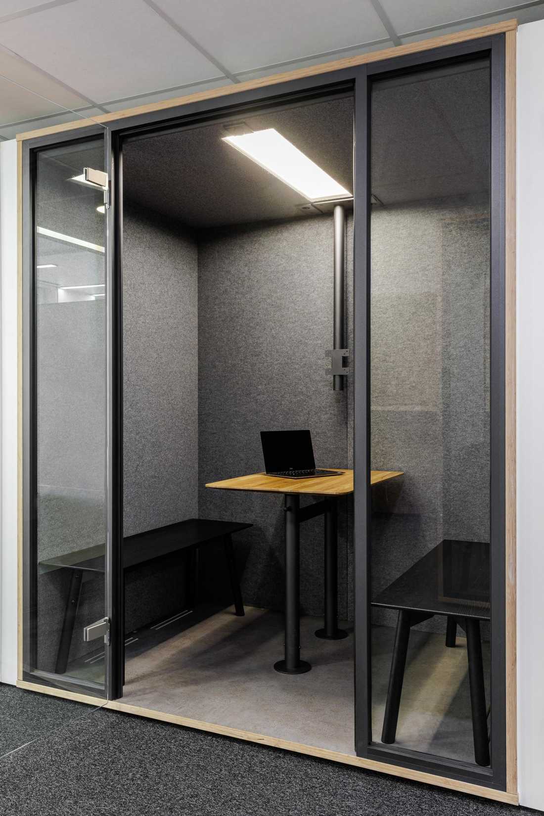 Cabine acoustique aménagée par un architecte d'intérieur à Paris