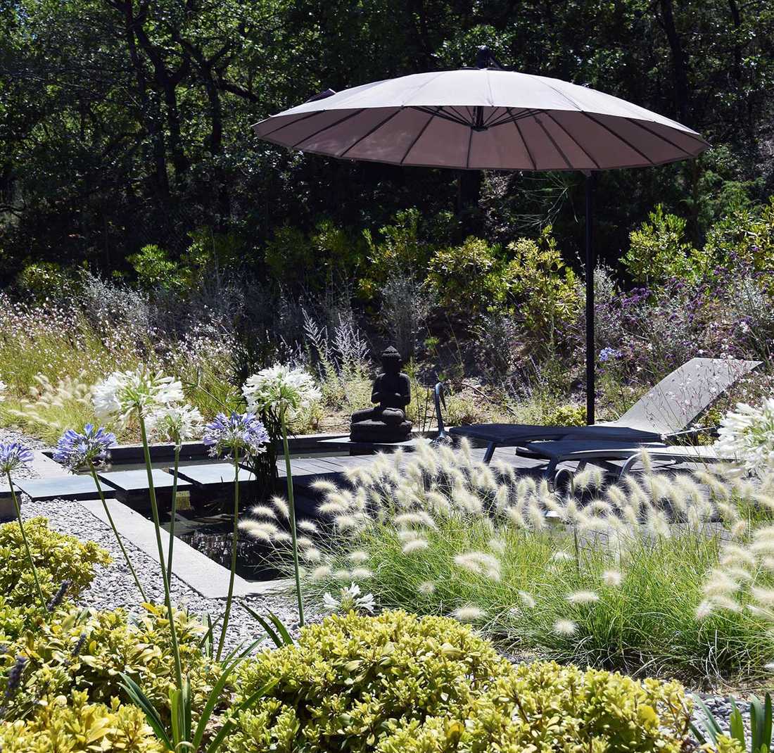Jardin zen aménagé par un concepteur paysagiste à Paris