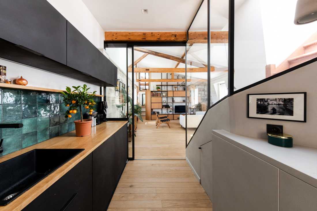 Cuisine  avec verrière en acier type Loft