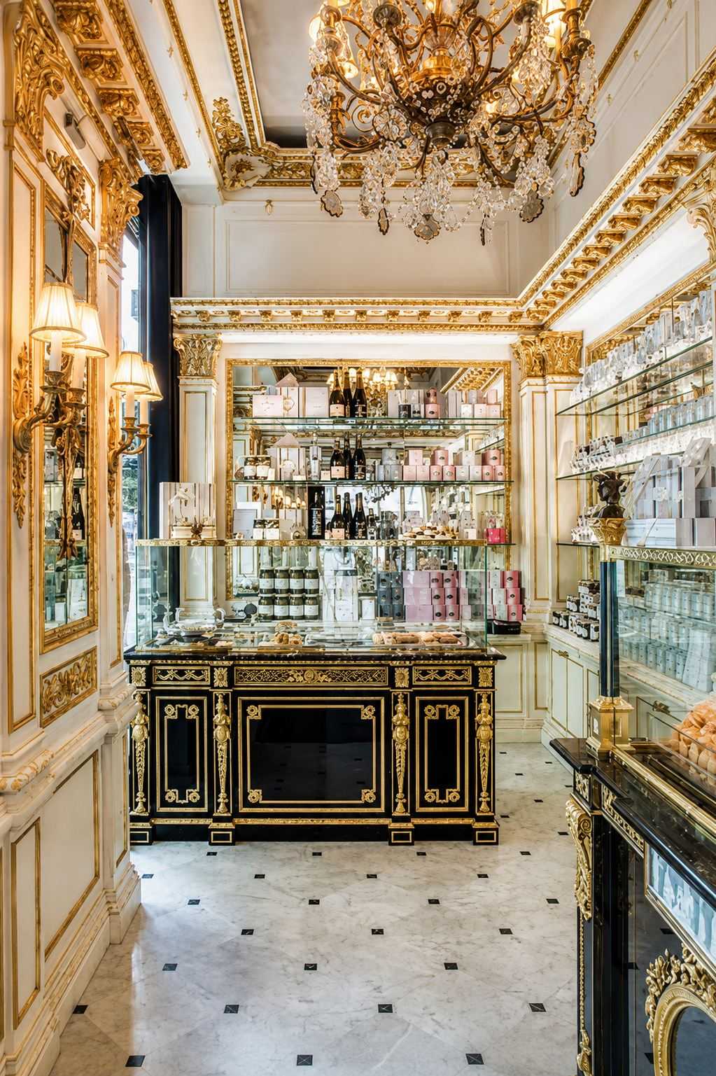 Aménagement d'un café par un architecte spécialiste de l'architecture commerciale in Paris