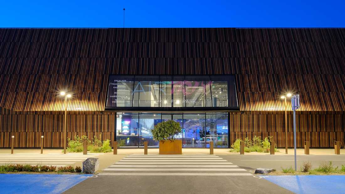 Facade du multiplex de loisirs