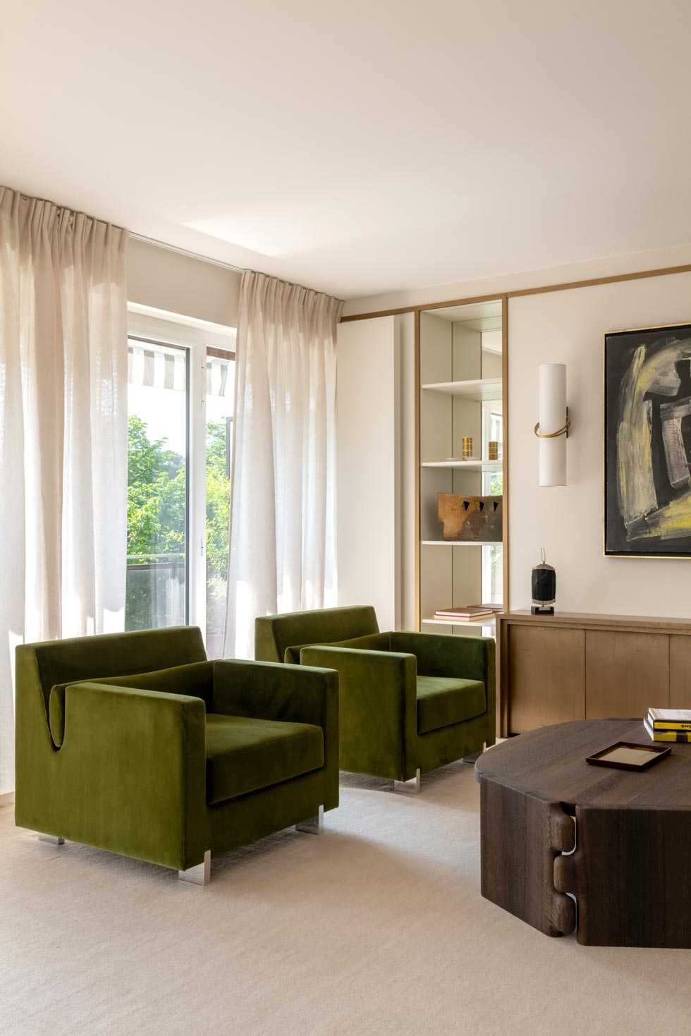 Salon avec fauteuils Olivier d’India Mahdavi