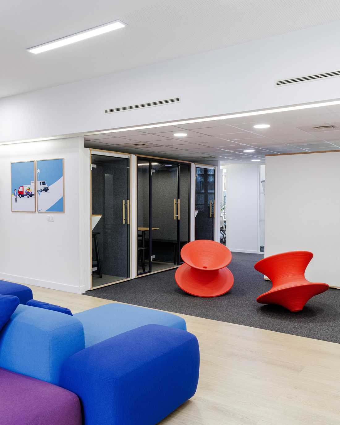 Espace détente d'une startup à Paris aménagé par un architecte d'intérieur