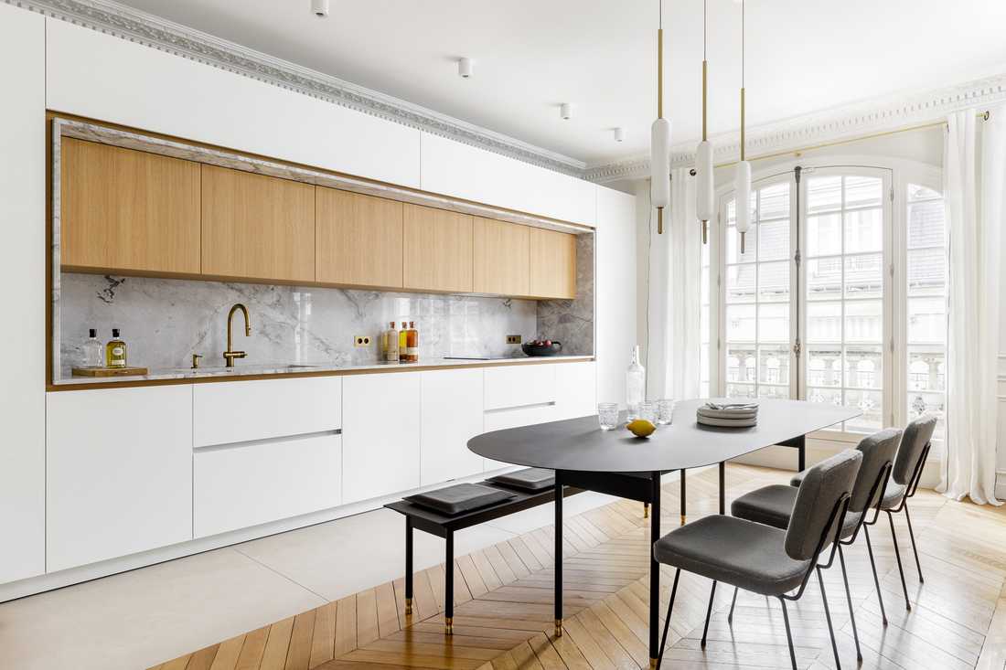 Cuisine contemporaine dans un appartement parisien 