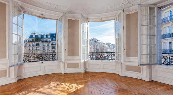 Use the expert eye of an architect / real estate professional before purchasing a new house or apartment in Paris.