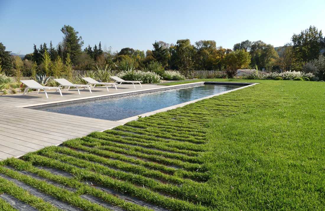 Jardin avec piscine en Ile de France