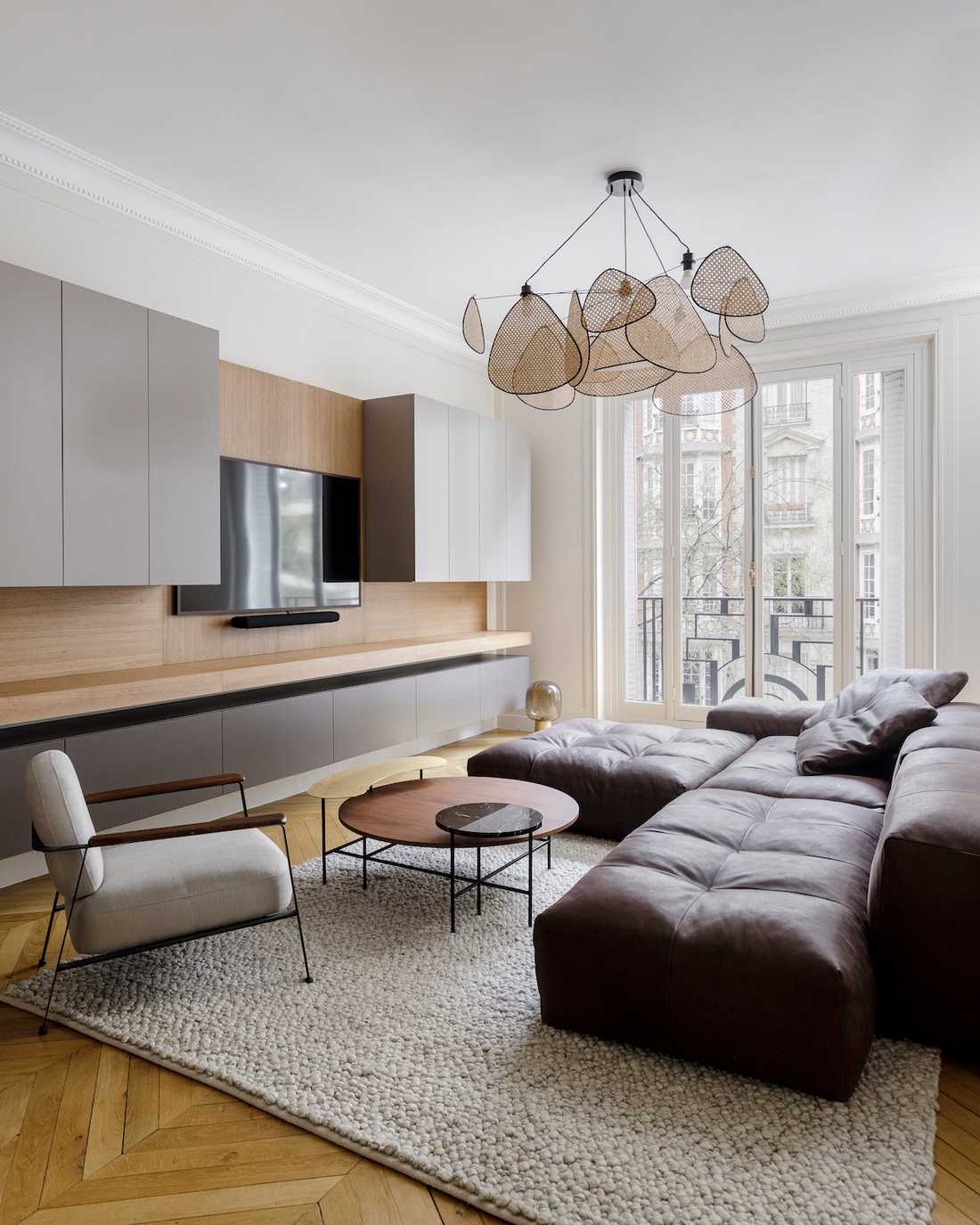 Rénovation complète appartement Art Déco - salon avec canapé Saba