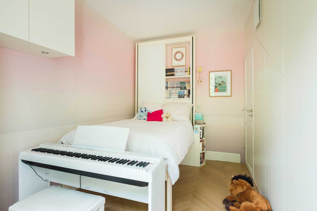 Chambre d'enfant avec lit escamotable