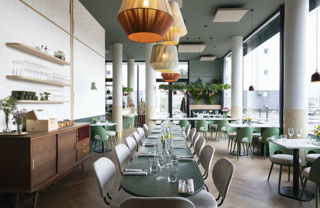 Architecture intérieur d'un restaurant eco-responsable - lignée grande table