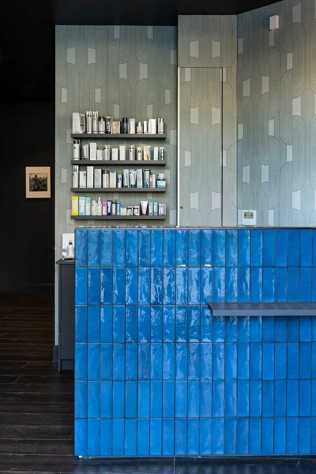comptoir-accueil-sur-mesure-spa
