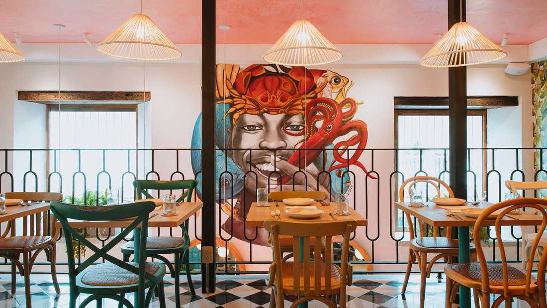Mezzanine d'un restaurant créée par un architecte d'interieur en région parisienne