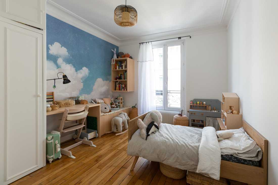 Chambre d'enfant dans un appartement haussmannien