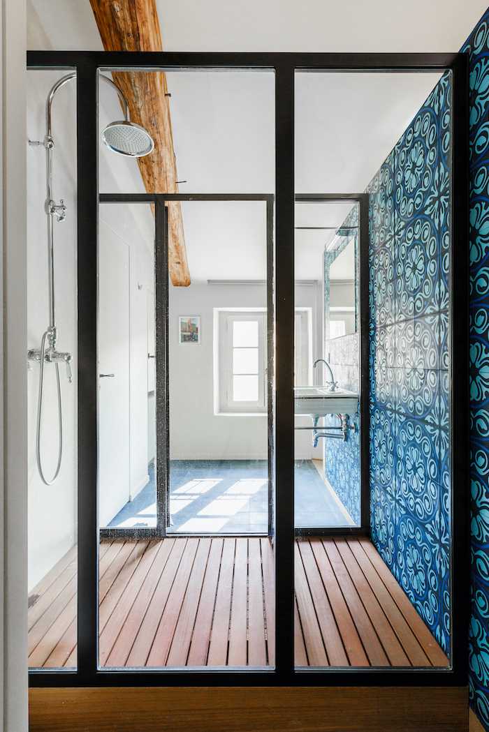 Rénovation intérieure d'une villa provençale - salle d'eau avec douche